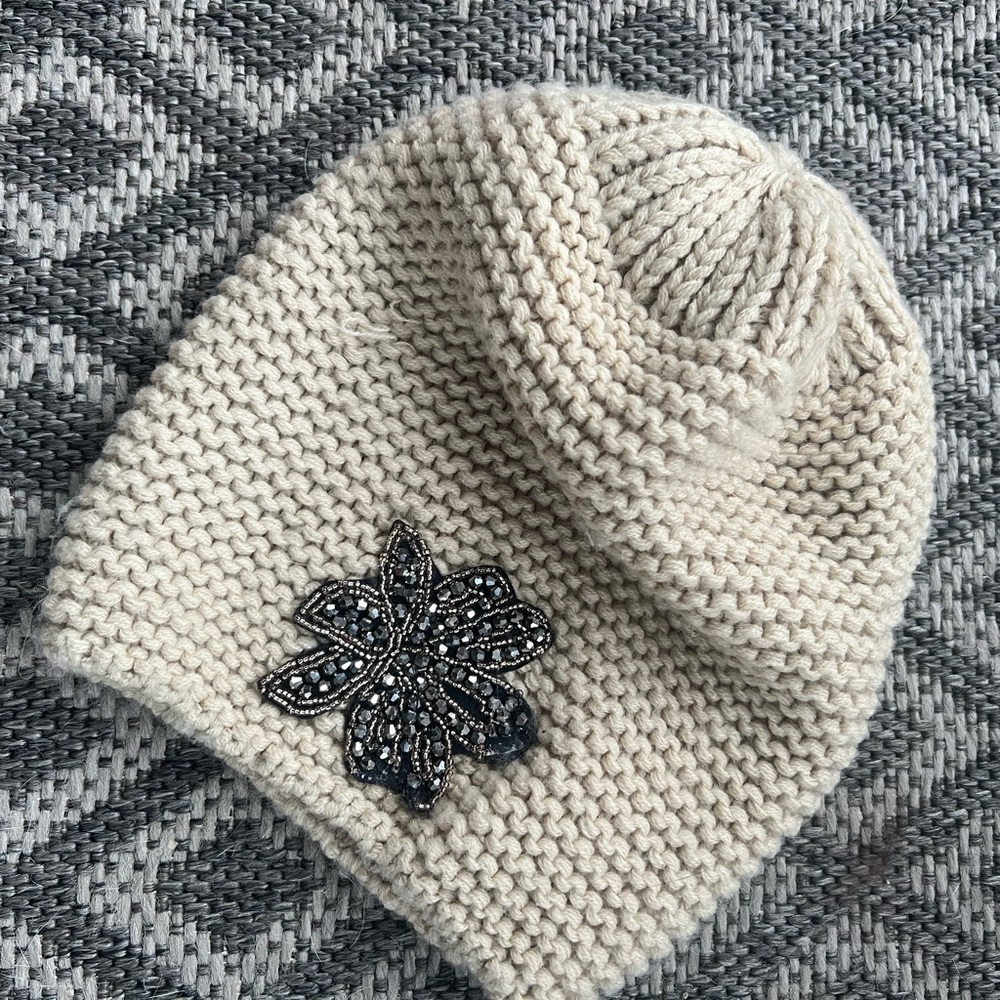 Buckle beanie